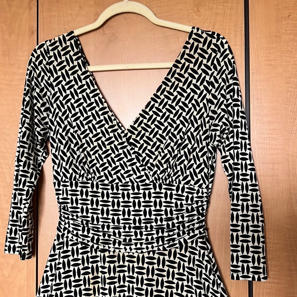 Maggy London black and white dress Size 8